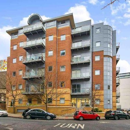 Cozy Modern Apartment In Croydon Central Экстерьер фото