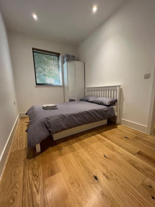 Cozy Modern Apartment In Croydon Central Экстерьер фото